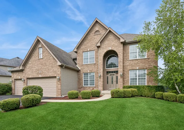 image of 1790 Queensport Dr, Crystal Lake, IL 60014 | MLS# 12723609