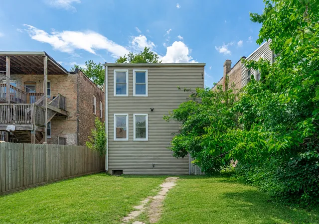 Listing Photo 2 - Condo for sale in building located at 151 N Long Ave, Chicago, IL 60644 - Unit #