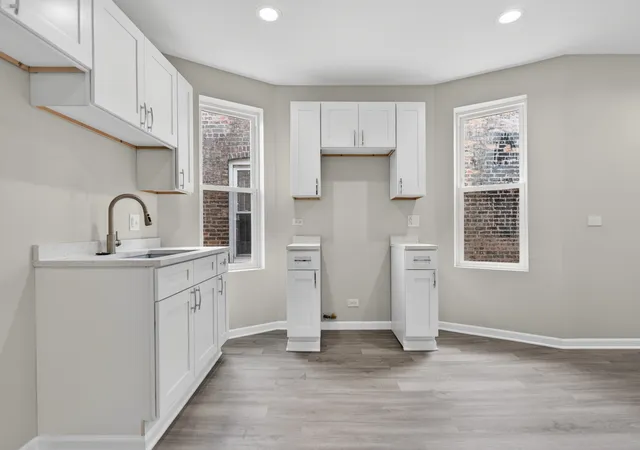 Listing Photo 4 - Condo for sale in building located at 151 N Long Ave, Chicago, IL 60644