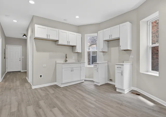 Listing Photo 5 - Condo for sale in building located at 151 N Long Ave, Chicago, IL 60644