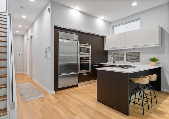 Photo 3 of Condo for sale at 865 N Marshfield Ave #3, Chicago, IL 60622 | MLS# 12723681 | Listing updated on 2026-08-18