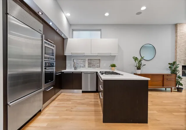 Listing Photo 4 - Condo for sale in building located at 865 N Marshfield Ave, Chicago, IL 60622 - Unit #3