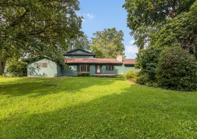1st image of 749 N Sharon Dr, Woodstock, IL 60098 | MLS# 12723757