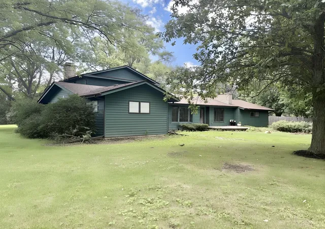 2nd image of 749 N Sharon Dr, Woodstock, IL 60098 | MLS# 12723757