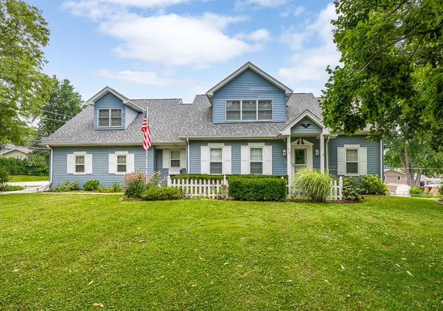 Photo 1 of Single family home for sale at 6101 Chase Ave, Downers Grove, IL 60516 | MLS# 12723780 | Listing updated on 2026-09-05