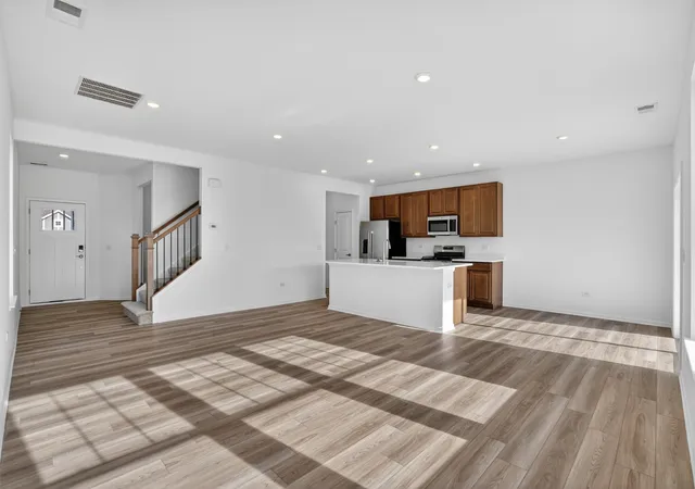 Listing Photo 3 - Condo for sale in building located at 2326 Heartwood Ln, Woodstock, IL 60098