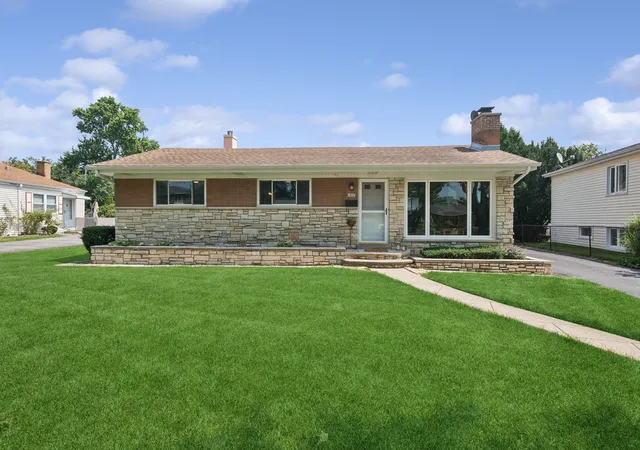 Photo 1 of Single family home for sale at 1017 S Norbury Ave, Lombard, IL 60148 | MLS# 12723865 | Listing updated on 2026-09-06