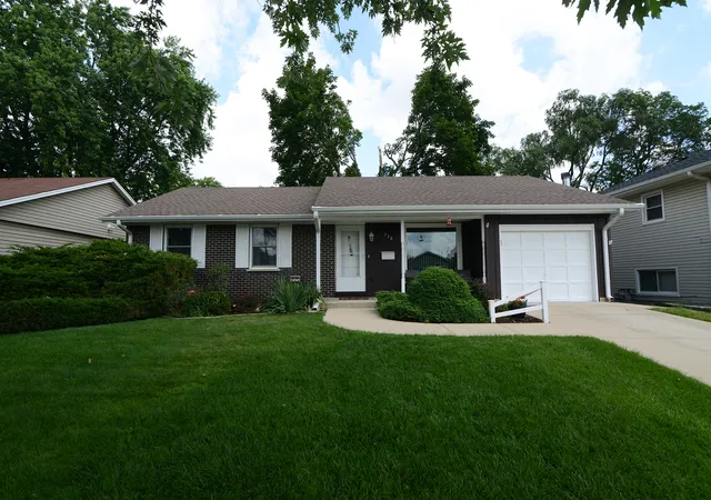 Photo 1 of Single family home for sale at 736 Cynthia Ln, Glendale Heights, IL 60139 | MLS# 12723881 | Listing updated on 2026-08-22