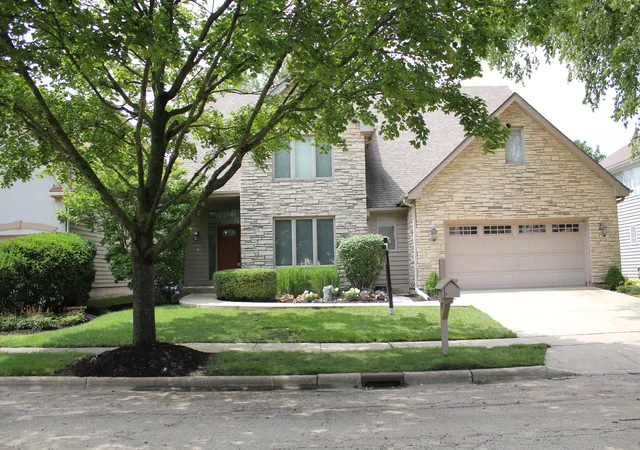 Photo 2 of Single family home for sale at 1319 Cranbrook Cir, Aurora, IL 60502 | MLS# 12723936 | Listing updated on 2026-08-18