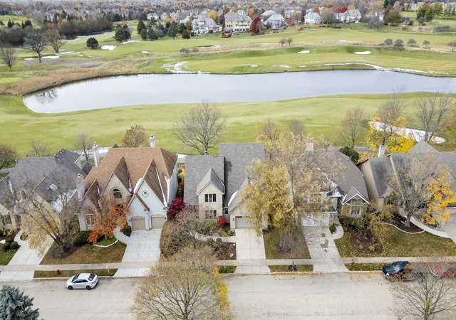 Photo 3 of Single family home for sale at 1319 Cranbrook Cir, Aurora, IL 60502 | MLS# 12723936 | Listing updated on 2026-08-18