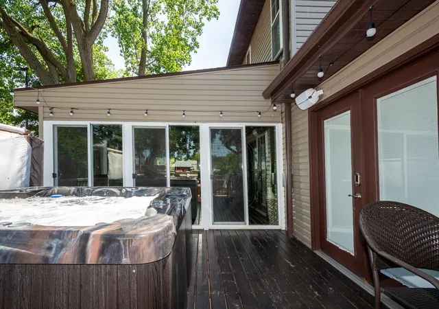 Photo 3 of Single family home for sale at 10 Matts Rd, Fox Lake, IL 60020 | MLS# 12723944 | Listing updated on 2026-09-05