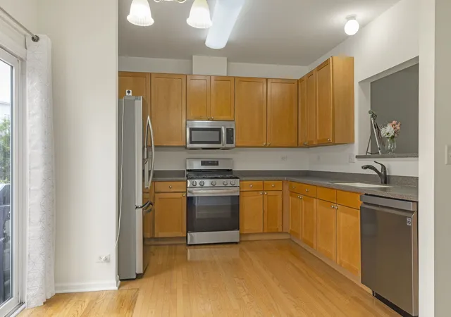 4th image of 721 Hanbury Dr, Des Plaines, IL 60016 | MLS# 12723945