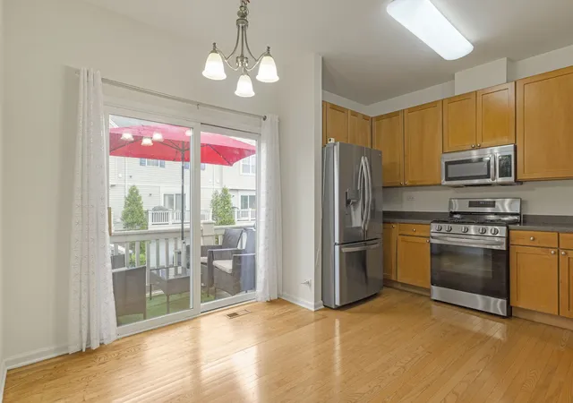 5th image of 721 Hanbury Dr, Des Plaines, IL 60016 | MLS# 12723945
