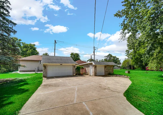Photo 2 of Single family home for sale at 19580 Glenwood Rd, Chicago Heights, IL 60411 | MLS# 12723989 | Listing updated on 2026-09-08