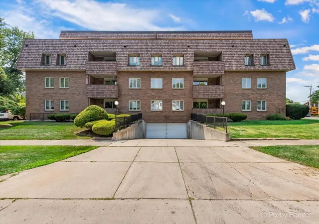 image of 1730 W Galena Blvd, Aurora, IL 60506