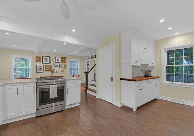 2nd image of 834 Forest Ave, Elgin, IL 60120 | MLS# 12724020