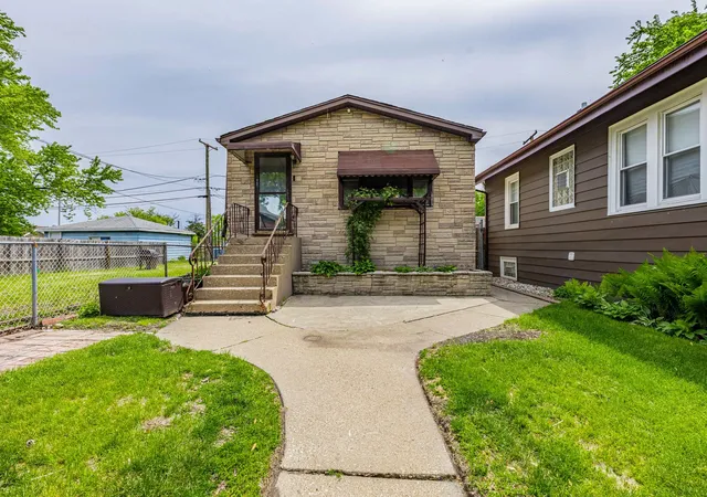 Photo 2 of Single family home for sale at 647 Forsythe Ave, Calumet City, IL 60409 | MLS# 12724030 | Listing updated on 2026-09-06