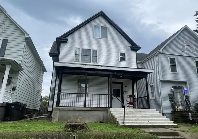 1st image of 815 E Jefferson St, Bloomington, IL 61701 | MLS# 12724114