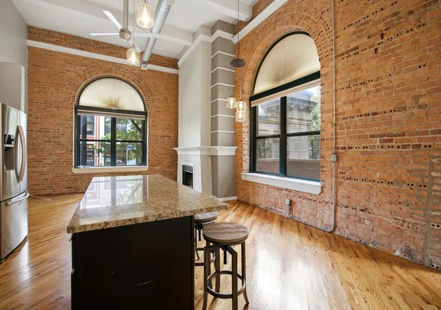 3rd image of 1439 S Michigan Ave, Chicago, IL 60605