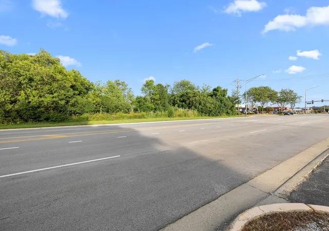 Photo 15 of Sale Pending at 30 Gary Ave, Wheaton, IL 60187 | MLS# 12724213 | Listing updated on 2026-08-19