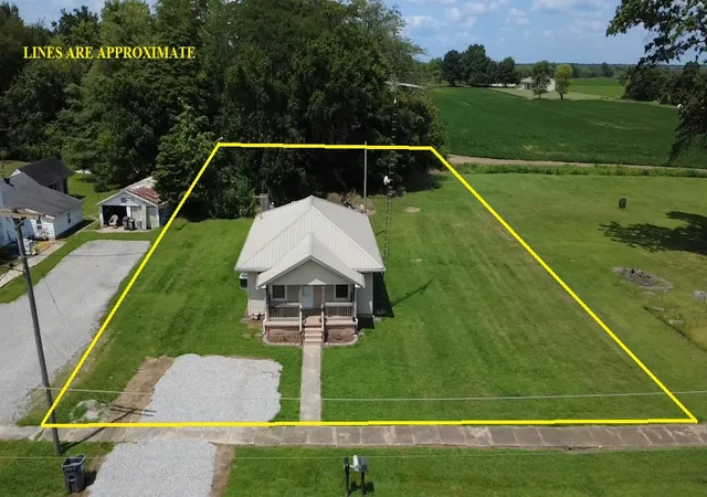 Photo 1 of Single family home for sale at 401 E Elm St, Waltonville, IL 62894 | MLS# 12724235 | Listing updated on 2026-08-24