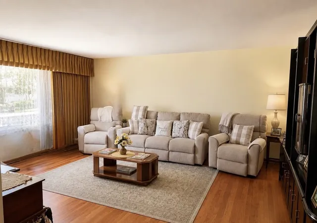 Photo 2 of Sale Pending at 2216 Jonathan Ave, Rockford, IL 61103 | MLS# 12724261 | Listing updated on 2026-08-30