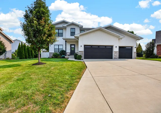 54th image of 3 Flag Tree Ct, Bloomington, IL 61705 | MLS# 12724270