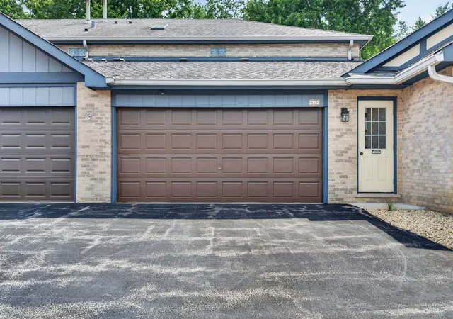 2nd image of 2752 Harbor Dr, Joliet, IL 60431 | MLS# 12724281