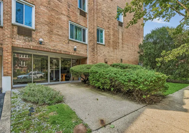 1st image of 777 Hinman Ave #35, Evanston, IL 60202 | MLS# 12724306