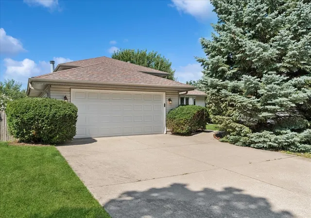 2nd image of 6911 Manchester Dr, Plainfield, IL 60586 | MLS# 12724382