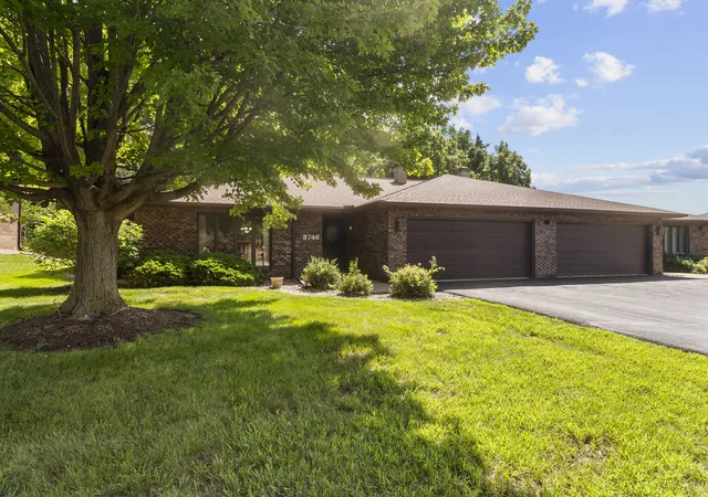 2nd image of 3746 53rd St #1, Moline, IL 61265 | MLS# 12724398