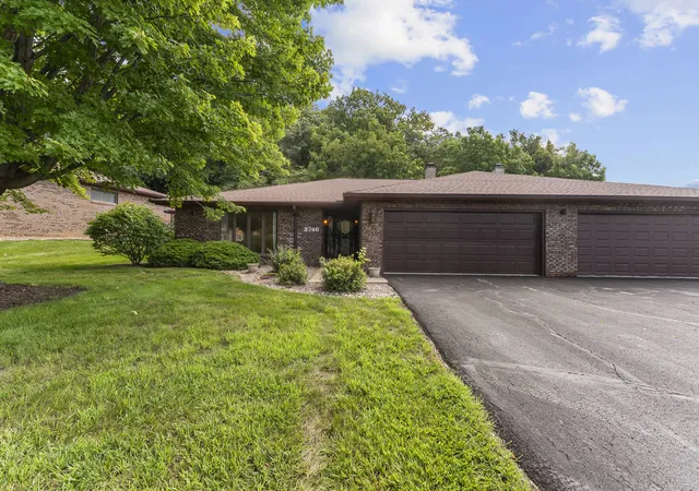 36th image of 3746 53rd St #1, Moline, IL 61265 | MLS# 12724398