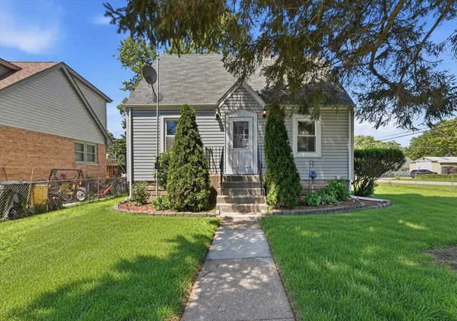 Photo 1 of Sale Pending at 11800 S Ridgeway Ave, Alsip, IL 60803 | MLS# 12724402 | Listing updated on 2026-09-01