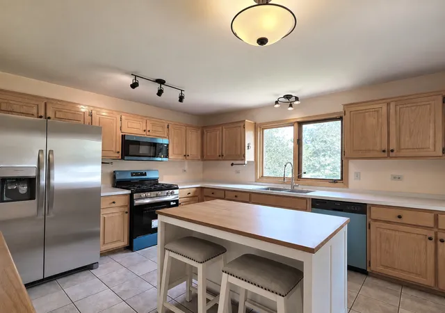 2nd image of 7700 Northfield Ln, Tinley Park, IL 60487 | MLS# 12724410