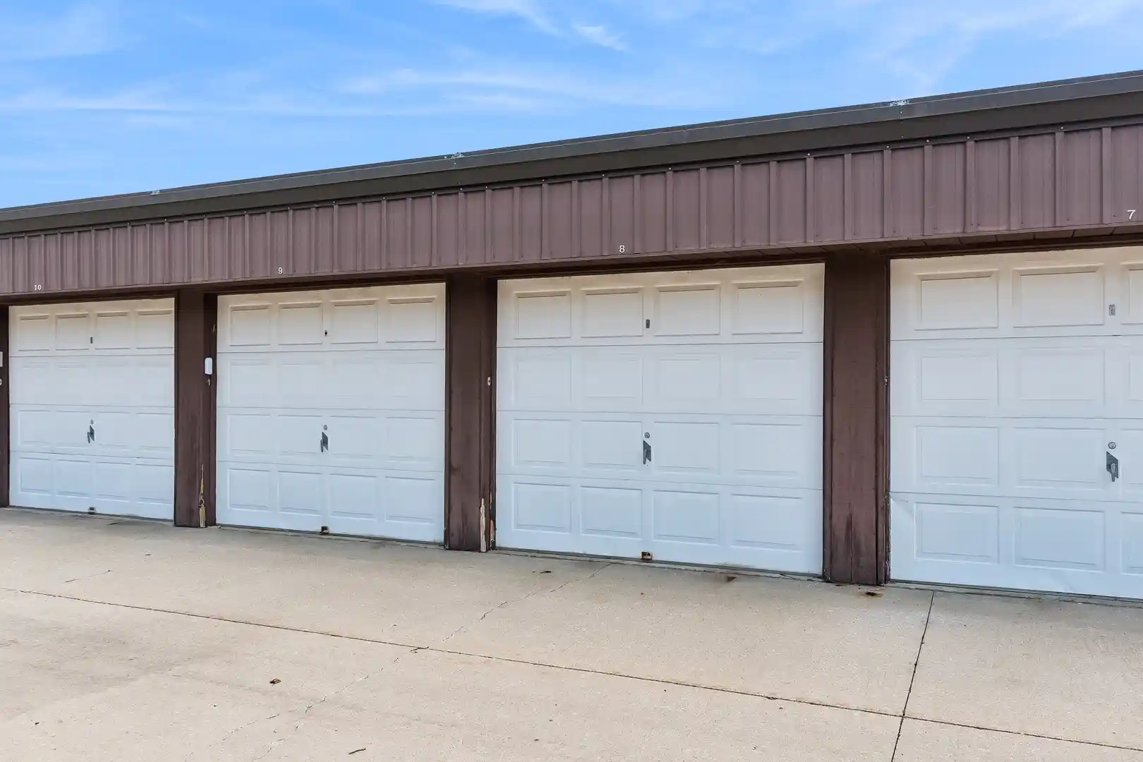 Listing Photo 19 - Condo for sale in 1472 N Rock Run Dr located at 1472 N Rock Run Dr, Crest Hill, IL 60403 - Unit #2D