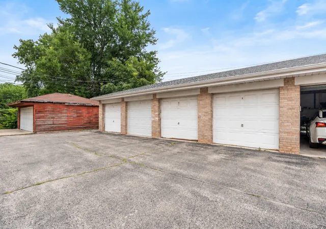 Photo 2 of Condo for sale at 5729 N Cicero Ave #3B, Chicago, IL 60646 | MLS# 12724548 | Listing updated on 2026-09-06
