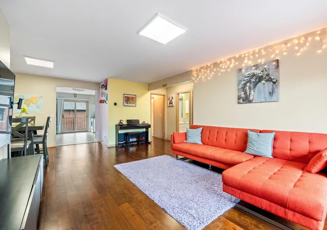 Listing Photo 4 - Condo for sale in building located at 5729 N Cicero Ave, Chicago, IL 60646 - Unit #3B