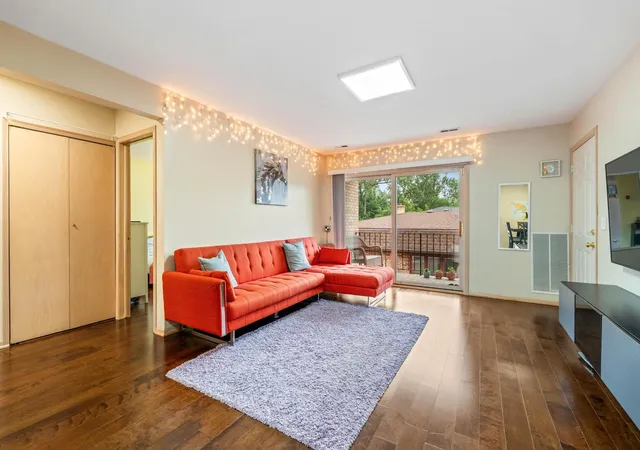 Listing Photo 5 - Condo for sale in building located at 5729 N Cicero Ave, Chicago, IL 60646 - Unit #3B