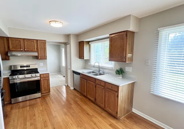 image of 1436 Bridgedale Rd, Crystal Lake, IL 60014 | MLS# 12724576