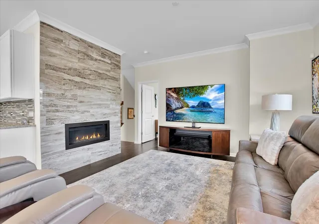Photo 3 of Townhouse for sale at 300 Lexington Ln, Rolling Meadows, IL 60008 | MLS# 12724577 | Listing updated on 2026-08-17