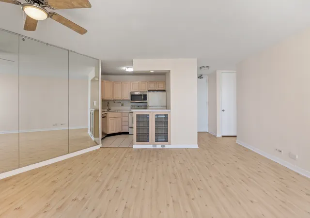Photo 4 of Sale Pending at 2626 N Lakeview Ave #3609, Chicago, IL 60614 | MLS# 12724672 | Listing updated on 2026-09-24