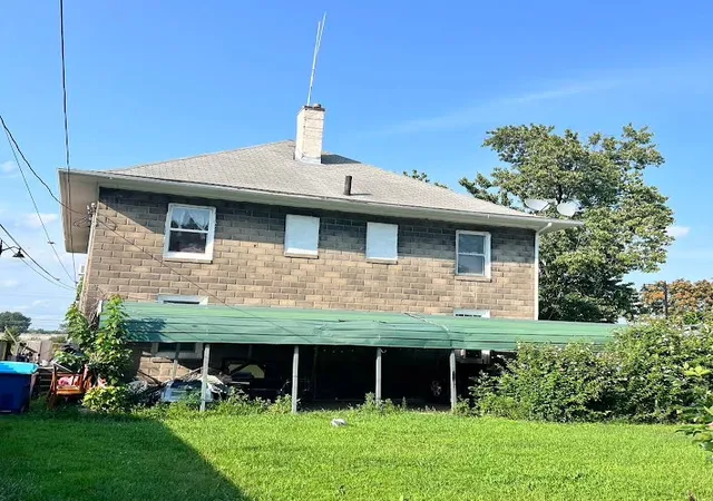 2nd image of 628 1st Ave, Silvis, IL 61282 | MLS# 12724708