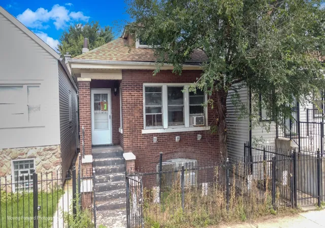 Photo 1 of Sale Pending at 4928 W Congress Pkwy, Chicago, IL 60644 | MLS# 12724742 | Listing updated on 2026-09-04