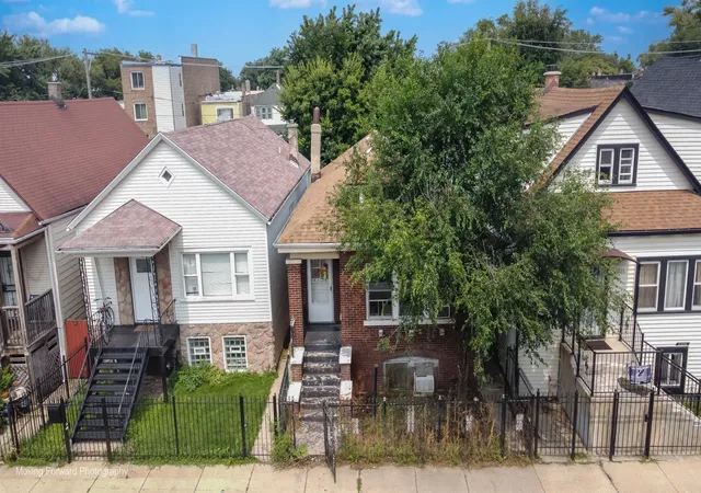 Photo 2 of Sale Pending at 4928 W Congress Pkwy, Chicago, IL 60644 | MLS# 12724742 | Listing updated on 2026-09-04
