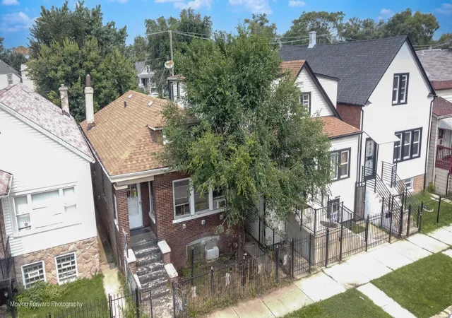 Photo 2 of Sale Pending at 4928 W Congress Pkwy, Chicago, IL 60644 | MLS# 12724742 | Listing updated on 2026-09-04