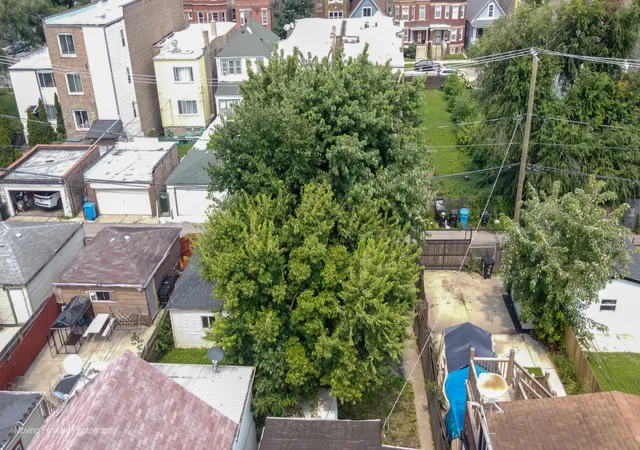 Photo 3 of Sale Pending at 4928 W Congress Pkwy, Chicago, IL 60644 | MLS# 12724742 | Listing updated on 2026-09-04