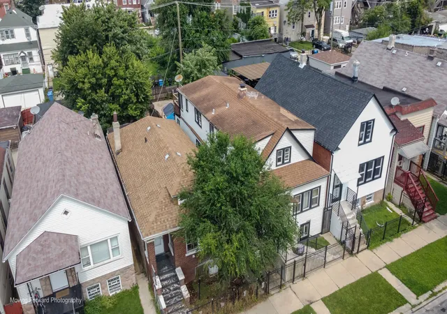 Photo 4 of Sale Pending at 4928 W Congress Pkwy, Chicago, IL 60644 | MLS# 12724742 | Listing updated on 2026-09-04