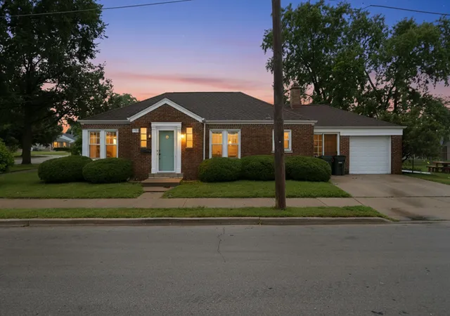3rd image of 4400 Madison Ave, Brookfield, IL 60513 | MLS# 12724744