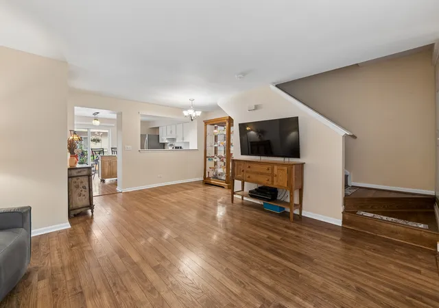 Listing Photo 3 - Condo for sale in building located at 257 W Whispering Oaks Ln, Round Lake, IL 60073 - Unit #257