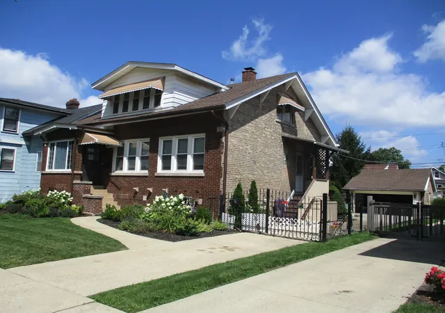 Photo 3 of Single family home for sale at 6421 Sinclair Ave, Berwyn, IL 60402 | MLS# 12724850 | Listing updated on 2026-09-27